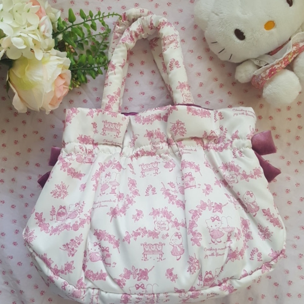 Hello Kitty Questina Satin Victorian Purse satchel - Picture 6 of 8